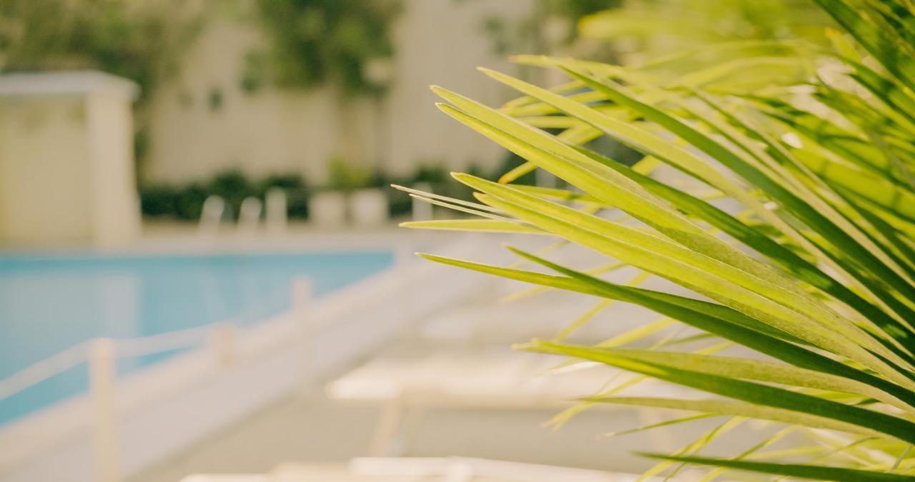 Hotel Beverly Римини Экстерьер фото