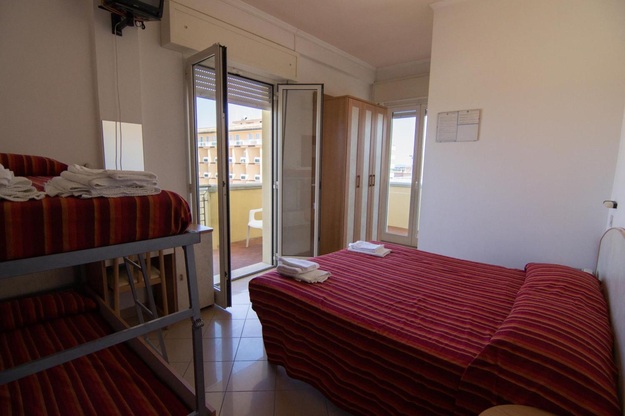 Hotel Beverly Римини Номер фото